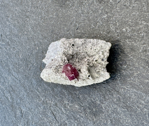 Bixbit mit Muttergstein 6,02 g